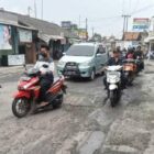 Bupati Tangerang : Jalan Kami rusak Berat sekitar 3 KM.