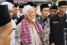 Ulama Besar H. Muhtadi agar demostran di Banten Agar tidak merusak Tanah Jawara.