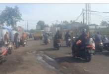 Para pedang Kaki Lima penyempitan bahu jalan, harus ambil tindikan.