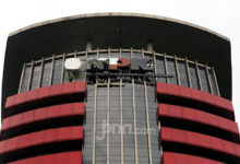 Pihak KPK tinggal menunggu yang melaporkan, kota dan Kabupaten yang di banten akan masuk OTT.