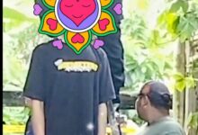 Seorang pria 19 tahun, Saeful Ardi Ansah, ditemukan meninggal dunia dengan dugaan gantung diri di depan teras.