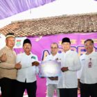 PERUMDAM TKR Salurkan Pipa Air Bersih Gratis bagi Warga Ds. Tanjakan Mekar Yang Terkena dampak pencemaran lingkungan TPA Jatiwaringin.