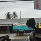 Mobil truk muatan pasir di jam operasional masih berjalan, di minta pada pihak dinas terkait tangkap.