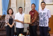 Terima Audiensi Cambridge Indonesia, Gubernur Andra Soni Jajaki Kerja Sama Peningkatan Mutu Pendidikan.