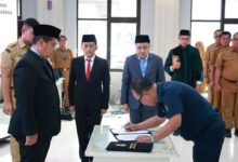 Bupati tangerang melantik penjabat eselon II di Gedung Serba Guna Pada Pemkab.